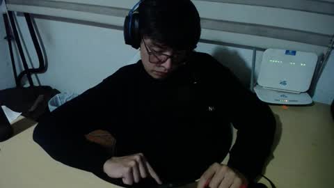 powerfulzeus2 online show from October 16, 2:41 am