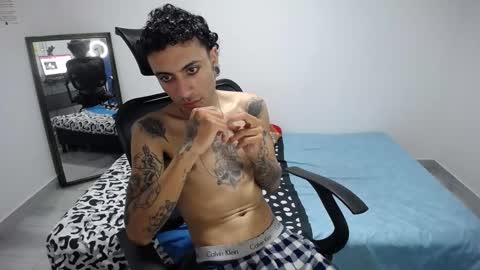 Plux online show from December 5, 7:10 pm