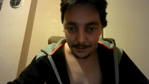 prieslucas068 online show from November 11, 7:52 pm