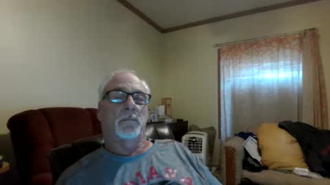 Snapshot of prlbob77 chatting on October 17, 10:36 pm prlbob77 online show from October 17, 10:36 pm