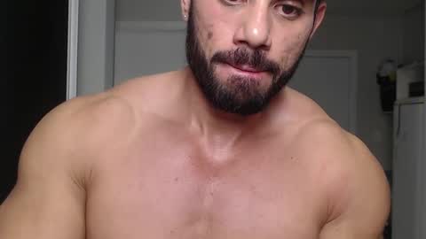 Snapshot of promuscles4u chatting on December 18, 11:08 pm promuscles4u online show from December 18, 11:08 pm