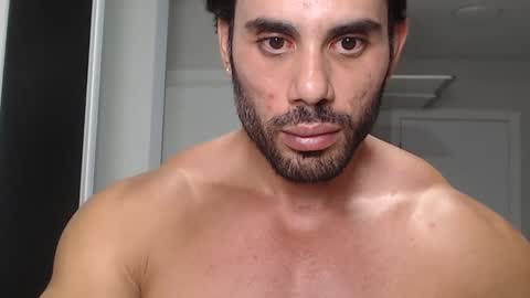 Snapshot of promuscles4u chatting on March 12, 11:54 pm promuscles4u online show from March 12, 11:54 pm