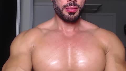 Snapshot of promuscles4u chatting on February 15, 10:32 pm promuscles4u online show from February 15, 10:32 pm