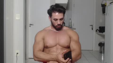 Snapshot of promuscles4u chatting on December 16, 10:45 pm promuscles4u online show from December 16, 10:45 pm
