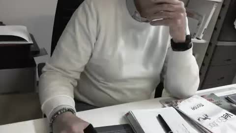 mature hairy guy online show from March 7, 5:11 pm