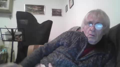 proudwelshman online show from December 8, 11:40 pm