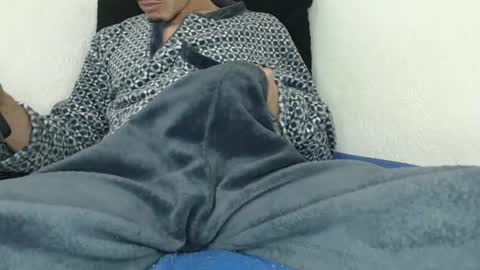 Snapshot of pussyhunterpt chatting on February 14, 9:10 pm Ruck Fules online show from February 14, 9:10 pm