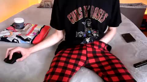 pussylover2182 online show from December 19, 7:40 am