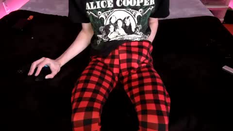 pussylover2182 online show from December 11, 7:43 am
