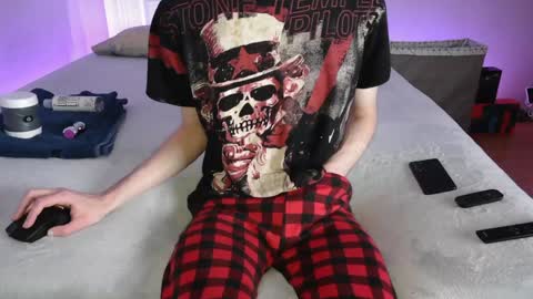 pussylover2182 online show from December 22, 7:44 am