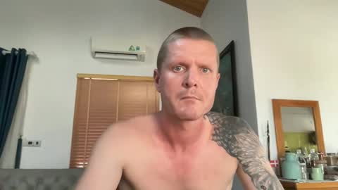 rabbit_eyes69 online show from March 4, 9:49 am