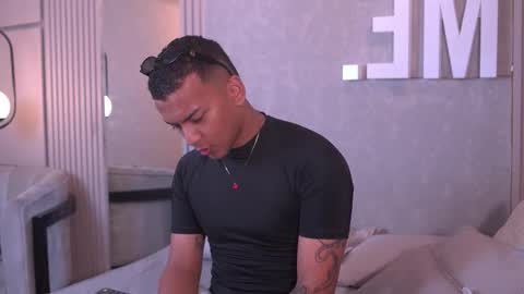 rafa_cruz online show from February 25, 7:37 pm