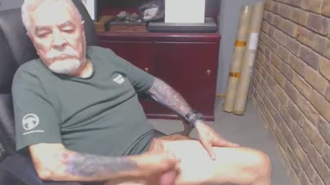 Snapshot of randyrodluvs69 chatting on September 20, 5:40 am randyrodluvs69 online show from September 20, 5:40 am