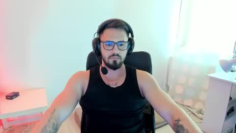 RaulMaxel online show from May 5, 3:52 am