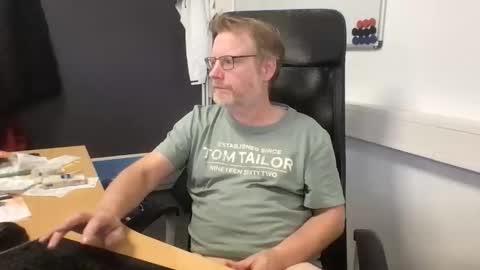 Raunchy me online show from November 28, 1:35 pm