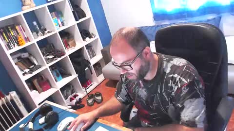 ravingr3d3 online show from October 7, 8:18 am