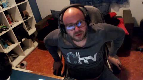 ravingr3d3 online show from December 11, 12:24 am