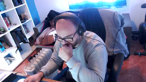 ravingr3d3 online show from December 10, 2:17 pm