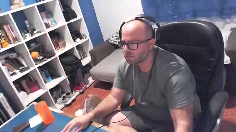 ravingr3d3 online show from October 12, 8:58 pm