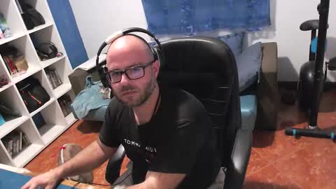 ravingr3d3 online show from October 19, 9:18 pm