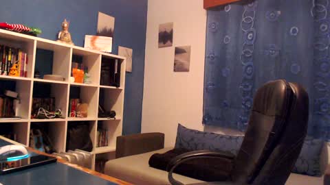 ravingr3d3 online show from December 22, 6:04 pm