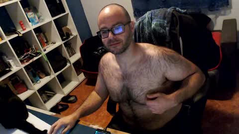 ravingr3d3 online show from December 2, 11:05 pm