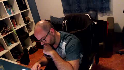 ravingr3d3 online show from December 4, 11:13 pm