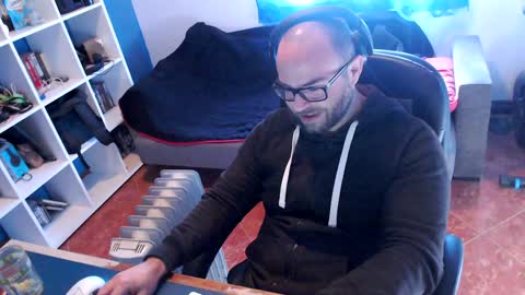 ravingr3d3 online show from December 11, 10:26 am