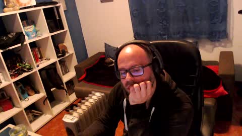 ravingr3d3 online show from December 9, 10:37 pm