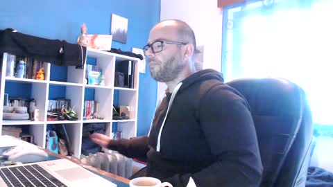 ravingr3d3 online show from December 9, 9:06 am