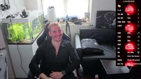 Rayzel online show from March 17, 3:25 pm