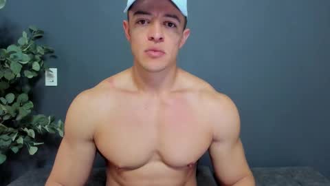 twitter REECET26 instagram RECCETAYLOR online show from January 12, 1:04 pm