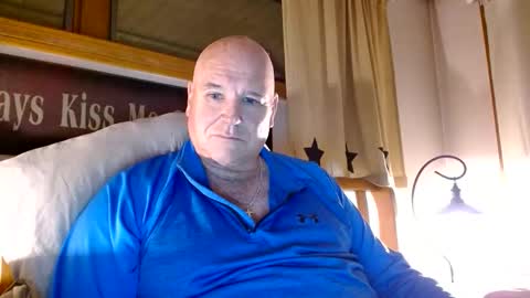 Mtn. Man online show from November 15, 3:52 am