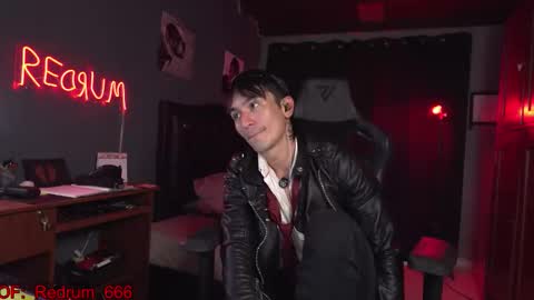 Red online show from October 15, 5:42 pm