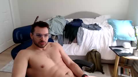 redstar461163 online show from April 10, 3:30 pm