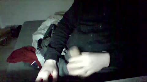 Snapshot of refar12 chatting on February 2, 8:08 pm refar12 online show from February 2, 8:08 pm