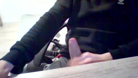 Snapshot of refar12 chatting on February 28, 9:44 pm refar12 online show from February 28, 9:44 pm