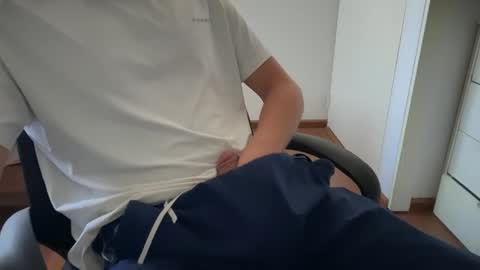 Snapshot of regularboy20 chatting on October 22, 3:27 pm regularboy20 online show from October 22, 3:27 pm