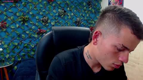 R E N E  online show from February 4, 3:54 am