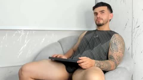 ricardogonzalez666 online show from February 16, 1:09 pm