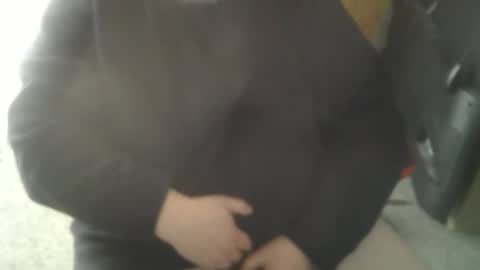 Snapshot of rndmronnie chatting on December 27, 4:22 pm Ron Rodan online show from December 27, 4:22 pm