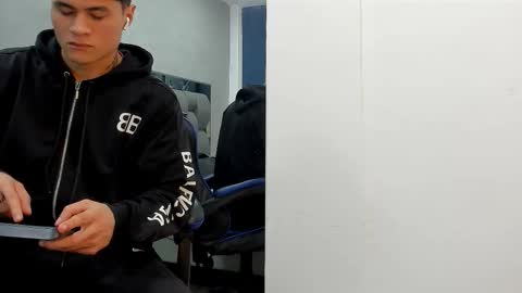 Roan Birkin online show from November 18, 8:23 pm