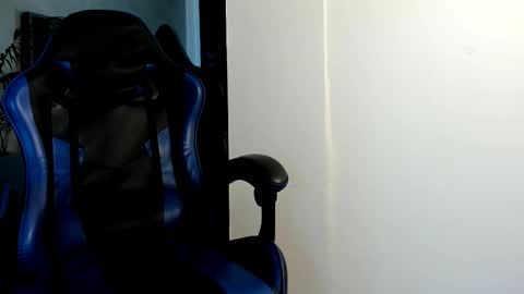 Roan Birkin online show from November 30, 7:16 pm