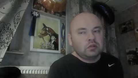 rob18997 online show from November 13, 10:24 pm