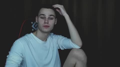 robert10211 online show from December 27, 5:59 pm