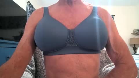 robert online show from January 10, 8:11 pm