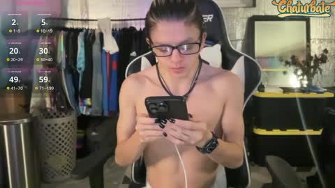 Snapshot of robertcicijr21 chatting on September 17, 12:11 am Robert Cici Jr. online show from September 17, 12:11 am