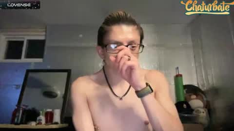 Snapshot of robertcicijr21 chatting on December 8, 12:40 am Robert Cici Jr. online show from December 8, 12:40 am