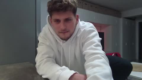 Snapshot of roberto_twink1 chatting on January 10, 4:41 pm Roberto online show from January 10, 4:41 pm