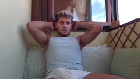 Snapshot of roberto_twink1 chatting on September 24, 8:35 am Roberto online show from September 24, 8:35 am